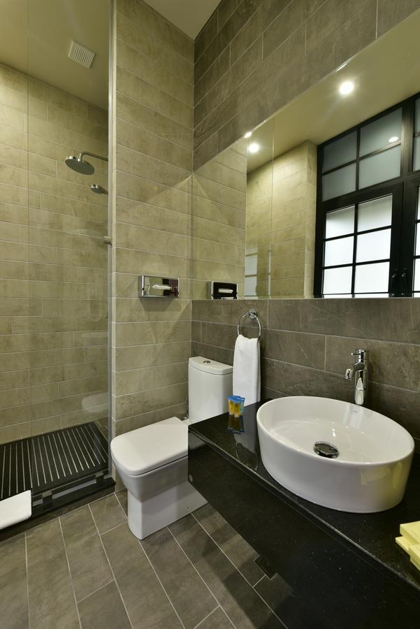 Bastille Hotel Yerevan Bagian luar foto